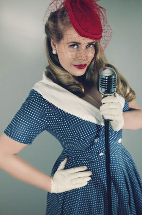 Promo Vintage Lianna Vintage 50s/60s Singer West Sussex